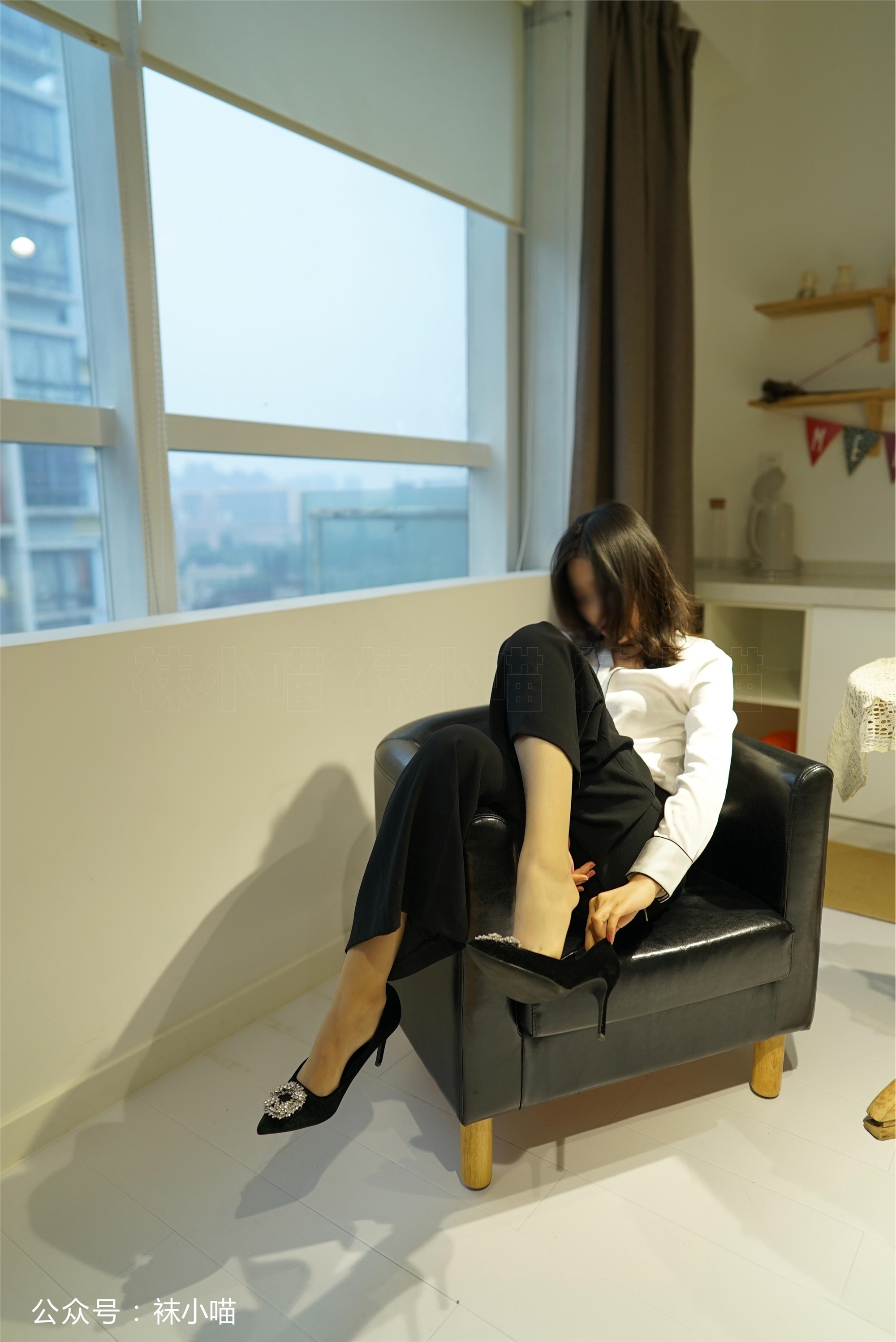 KittyWawa袜小喵  KT136《L总监的裤里丝》